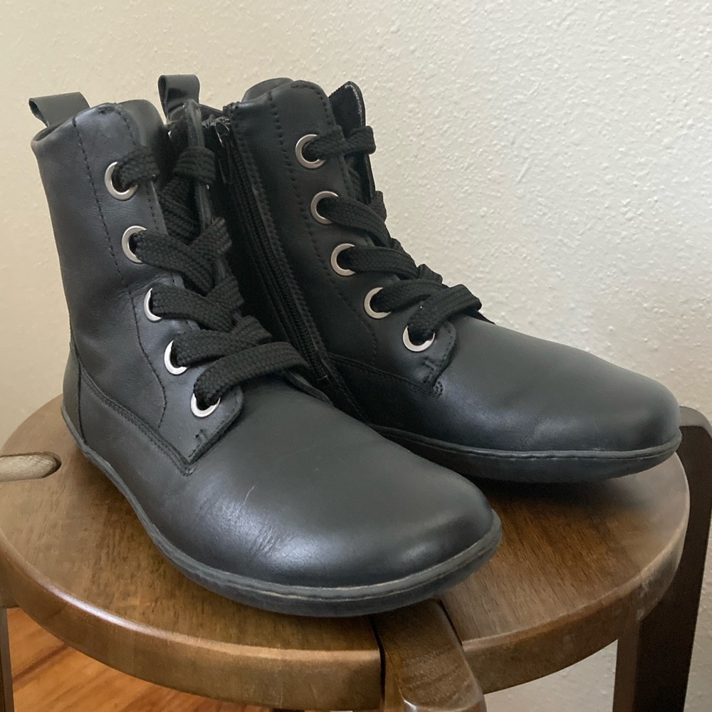 Groundies Barefoot Salzburg Chelsea Boot Size 38 Black - Picture 2 of 12